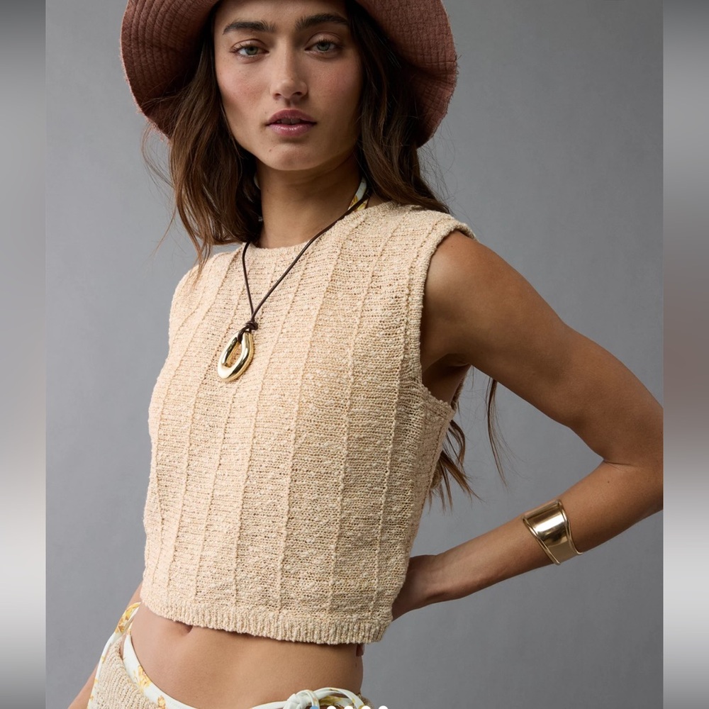 American Eagle NWOT Beige Sleeveless Knit toe back Top
